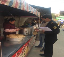 英德市食藥監局全力加強鎮級春節前食品安全大檢查，保障食用農產品批發安全